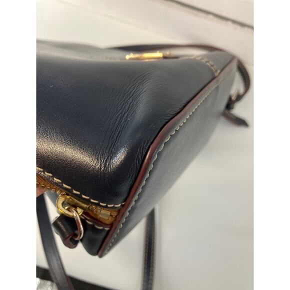 DOONEY & BOURKE, SMALL NAVY SMOOTH LEATHER CROSSBODY BAG - Picture 15 of 16
